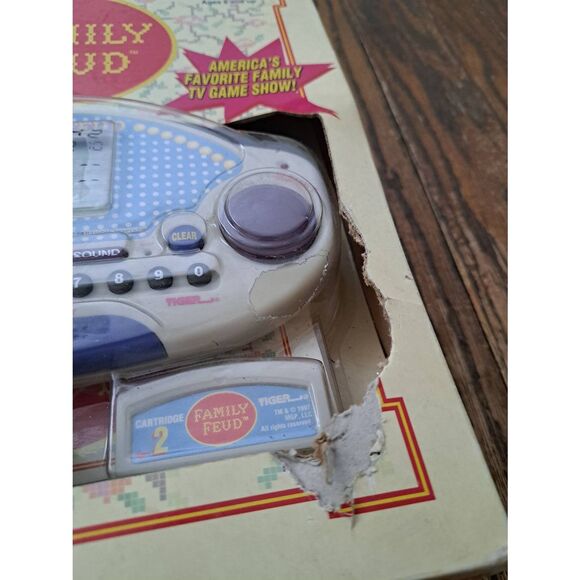Vintage 1997 Tiger Electronics Family Feud Handheld Bonus Pack Game 07584 in Box - Picture 3 of 6
